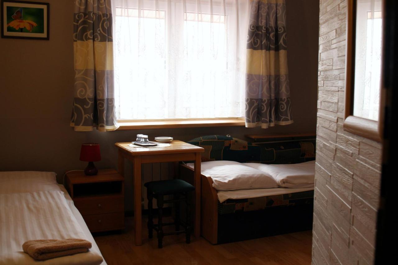 Aleksandrów Łódzki Bar Malwaモーテル エクステリア 写真